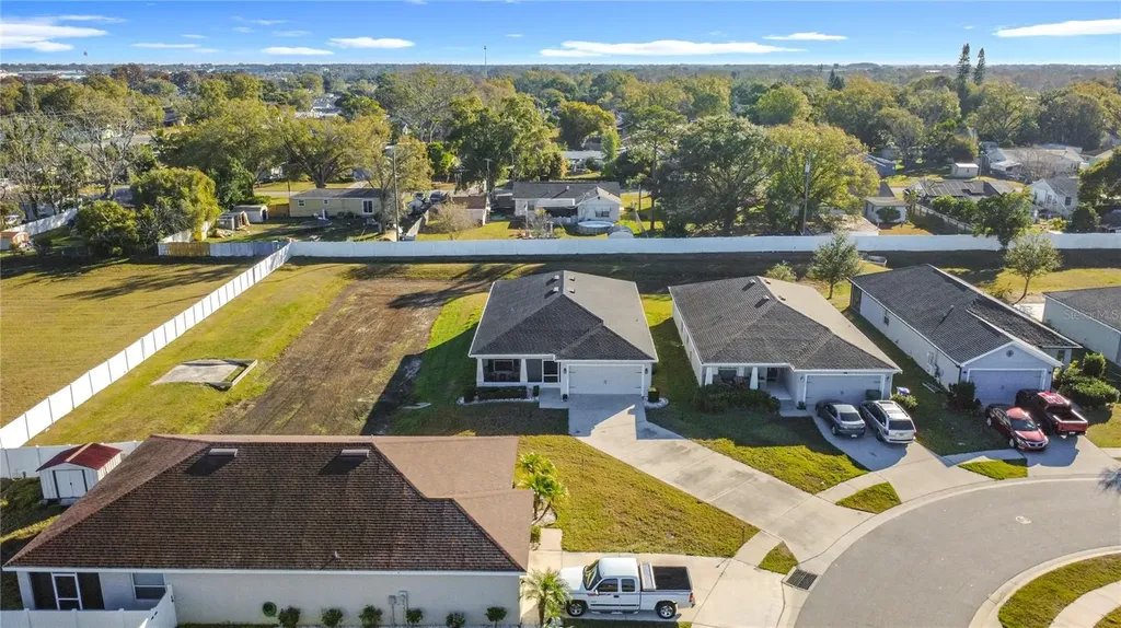 389 Street Georges Circle Eagle Lake FL 33839