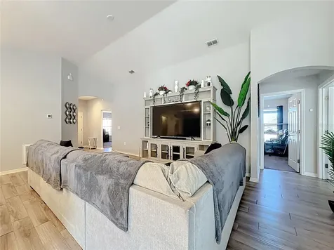 389 Street Georges Circle Eagle Lake FL 33839
