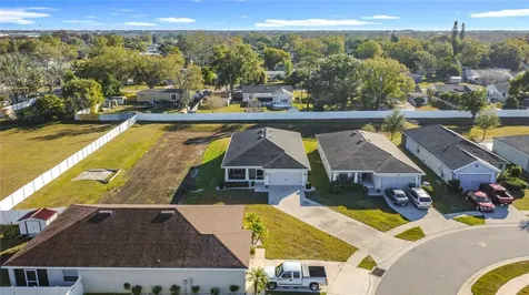 389 Street Georges Circle Eagle Lake FL 33839