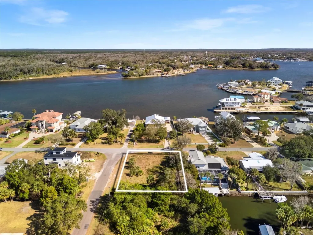 2262 N Watersedge Drive Crystal River FL 34429