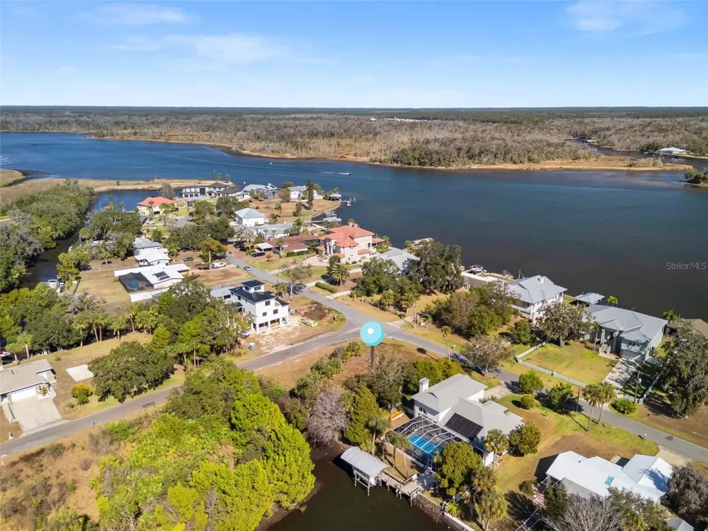 2262 N Watersedge Drive Crystal River FL 34429