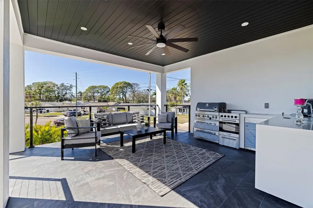 6062 Bayou Grande Boulevard NE St Petersburg FL 33703