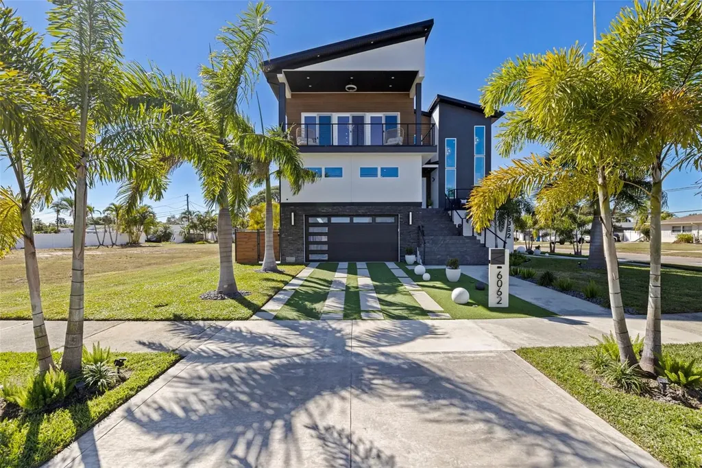 6062 Bayou Grande Boulevard NE St Petersburg FL 33703