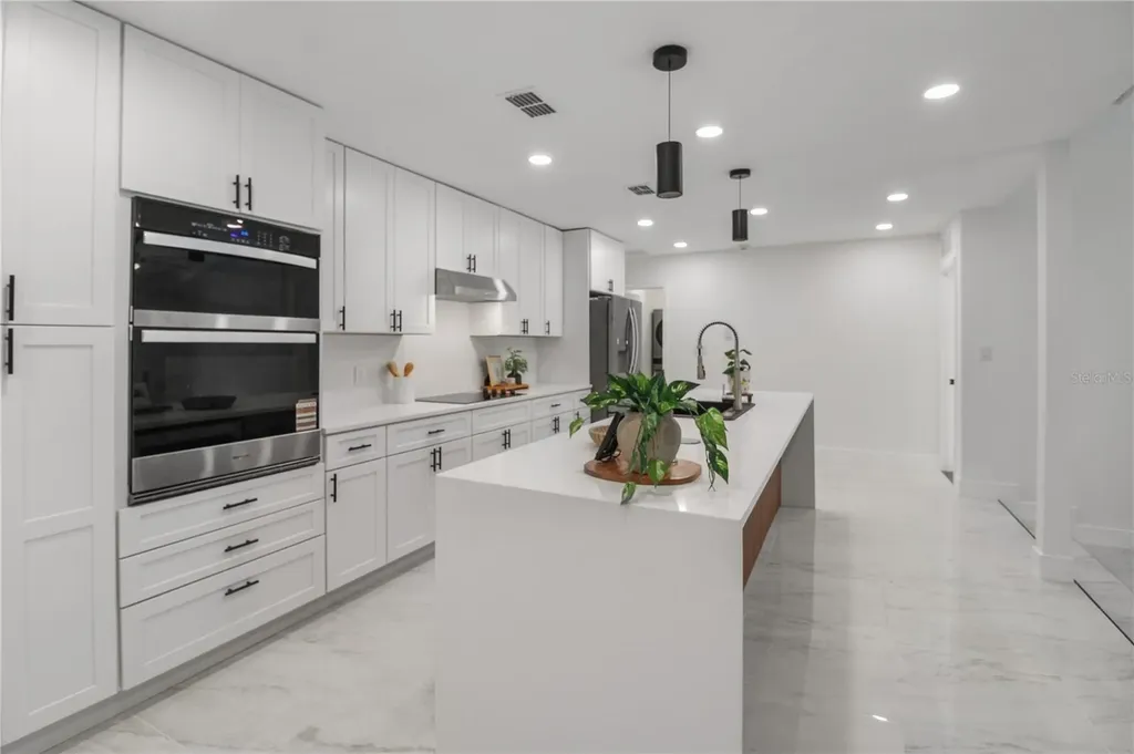 2524 Blue Lake Court Apopka FL 32703