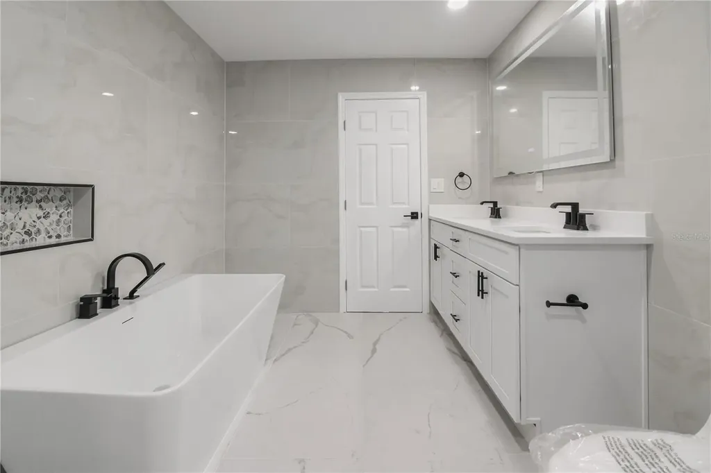 2524 Blue Lake Court Apopka FL 32703