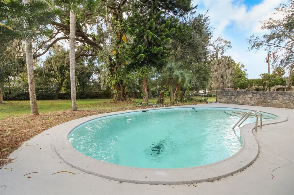 2524 Blue Lake Court Apopka FL 32703
