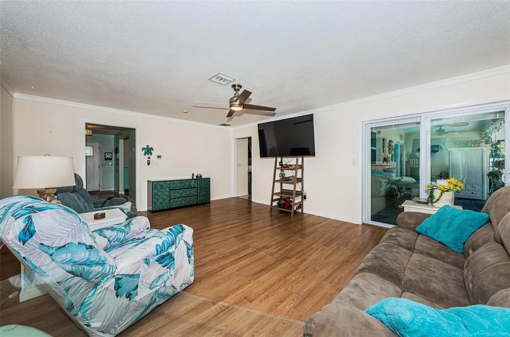 2015 Park Street N St Petersburg FL 33710