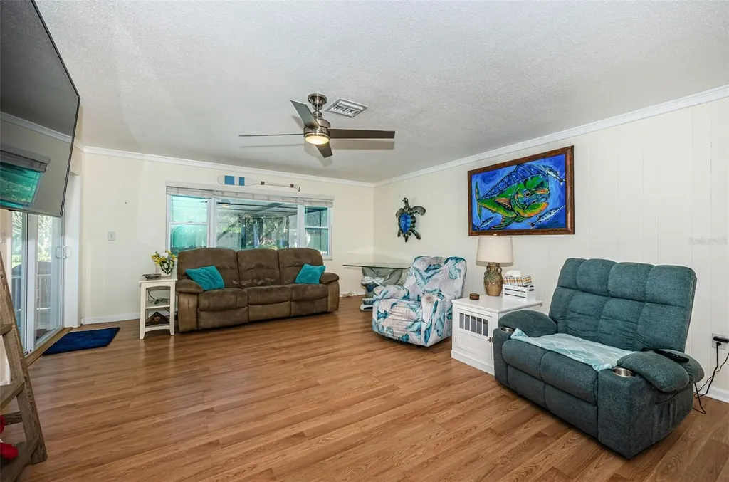 2015 Park Street N St Petersburg FL 33710
