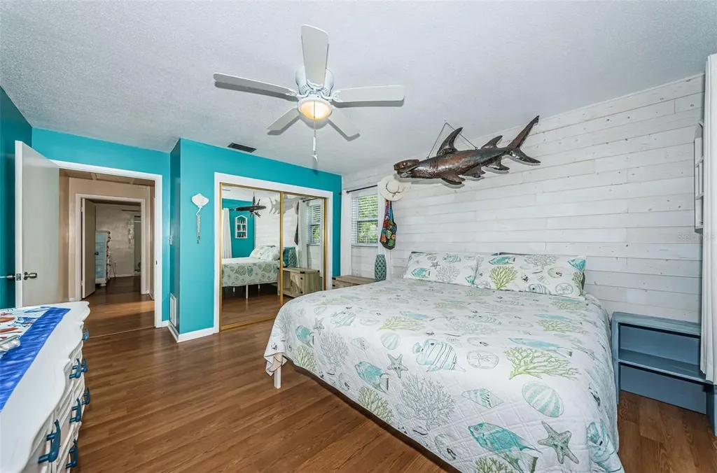 2015 Park Street N St Petersburg FL 33710