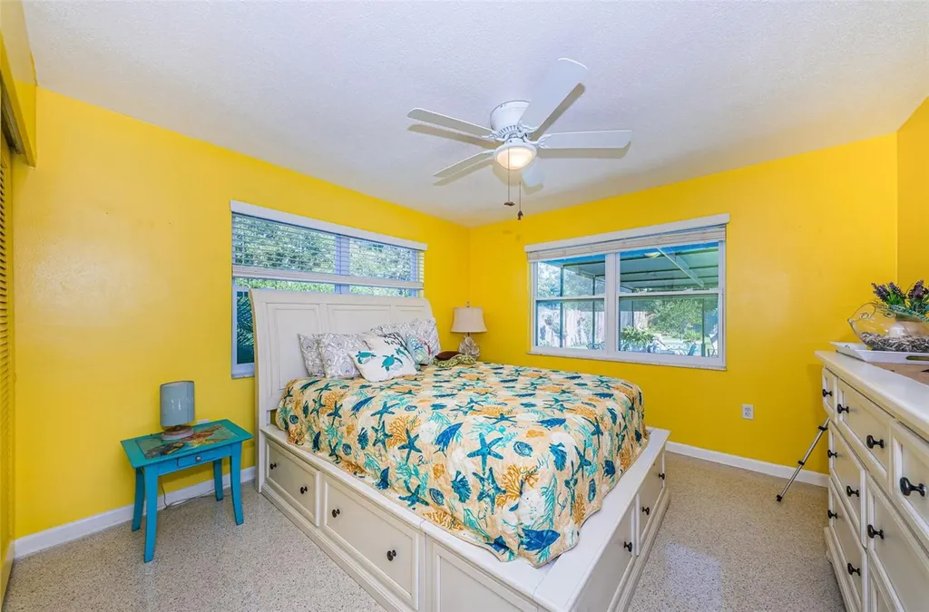 2015 Park Street N St Petersburg FL 33710