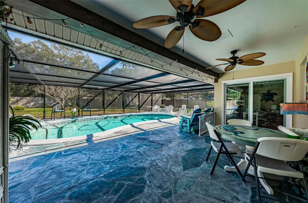 2015 Park Street N St Petersburg FL 33710
