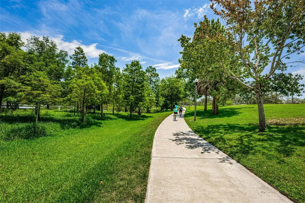 2015 Park Street N St Petersburg FL 33710