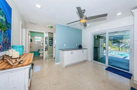 2015 Park Street N St Petersburg FL 33710