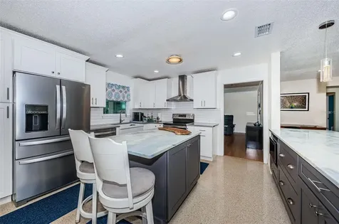 2015 Park Street N St Petersburg FL 33710