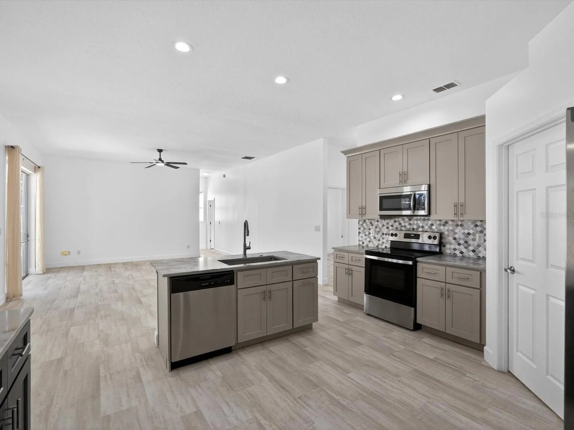 411 Boxwood Drive Davenport FL 33837