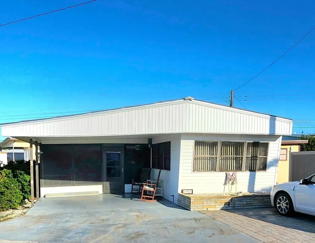 2003 Minnesota Avenue Bradenton FL 34207