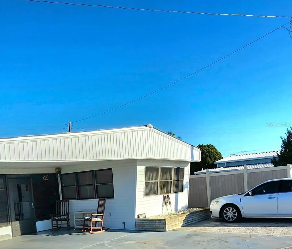 2003 Minnesota Avenue Bradenton FL 34207
