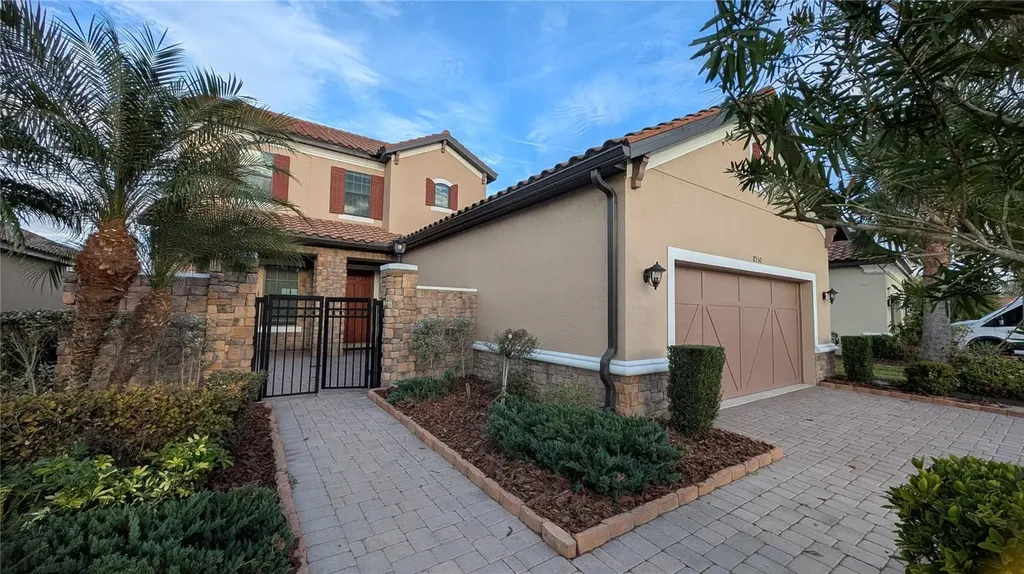 8530 Grand Alberato Road Tampa FL 33647