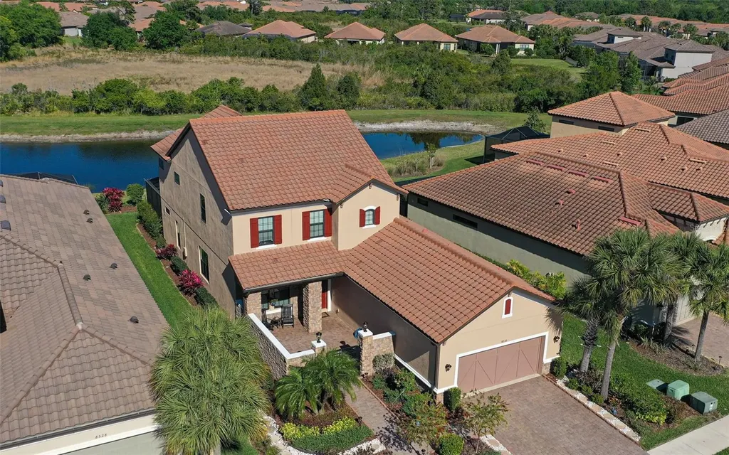 8530 Grand Alberato Road Tampa FL 33647