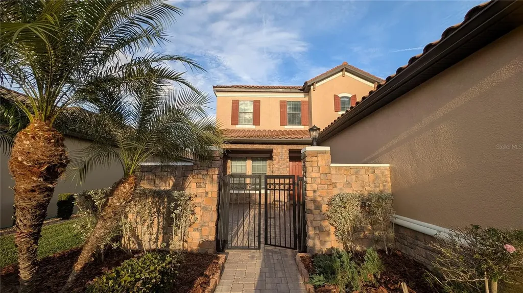8530 Grand Alberato Road Tampa FL 33647