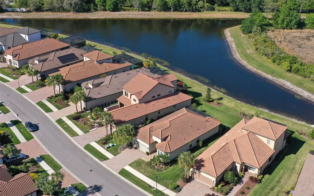 8530 Grand Alberato Road Tampa FL 33647