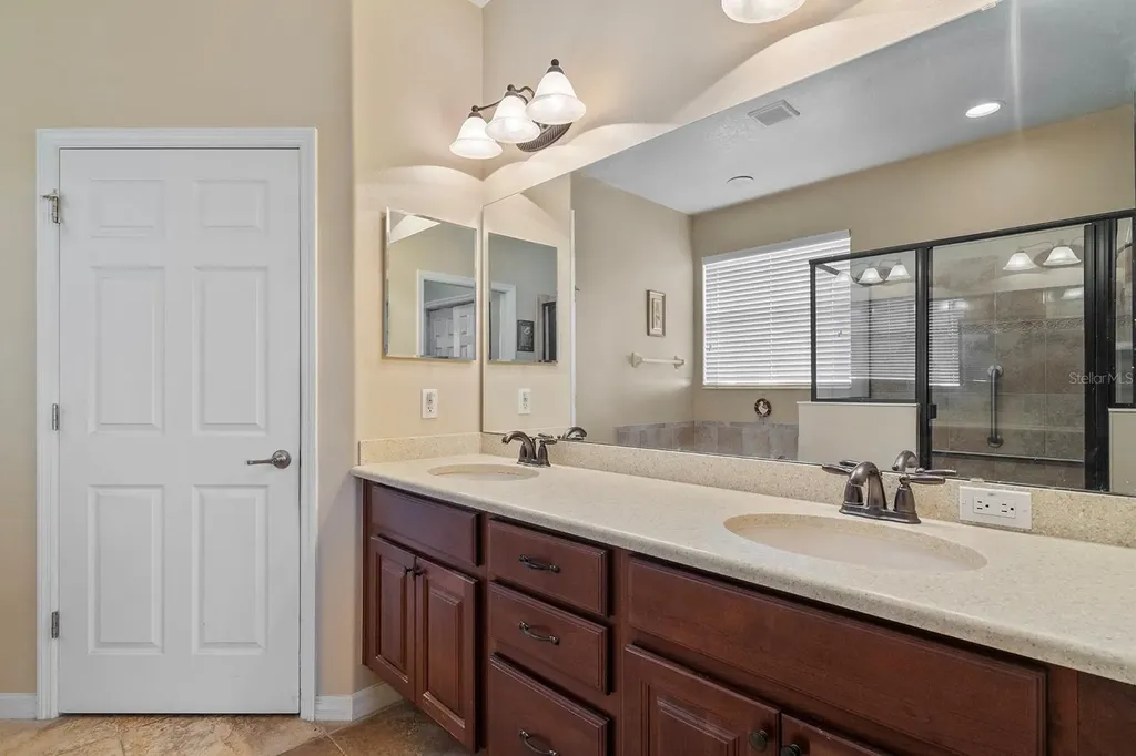 22019 Belgian Court Mount Dora FL 32757