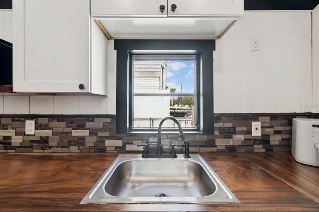 7091 Westwind Street Weeki Wachee FL 34607