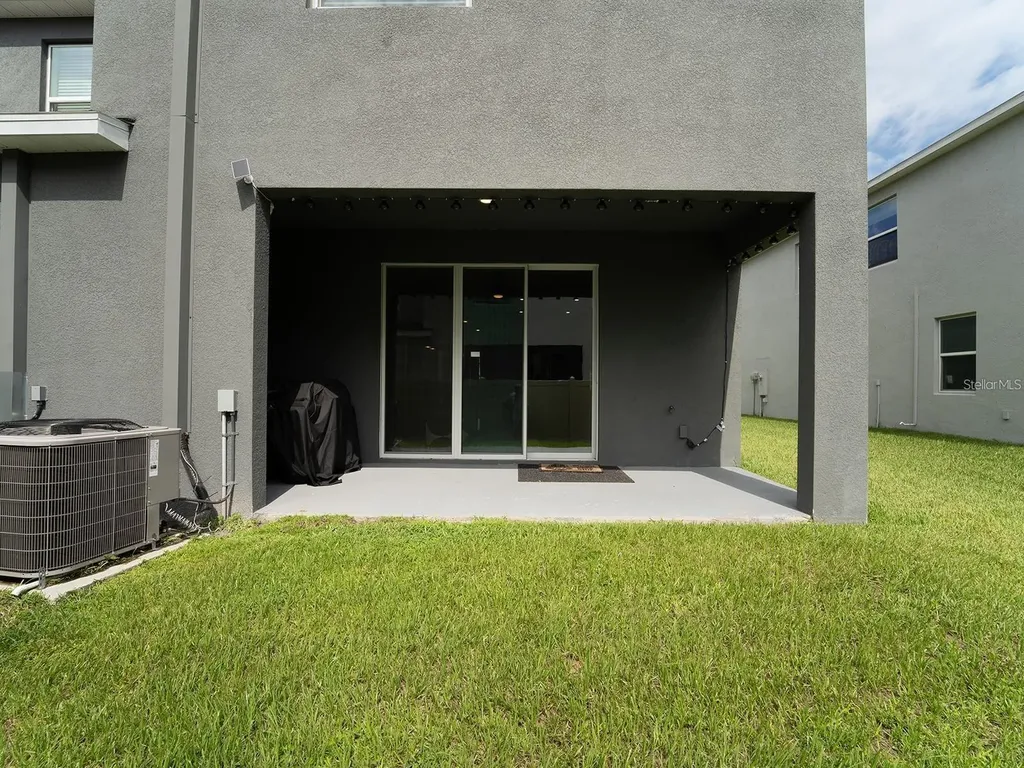 2910 Boxwood Grove Row Wesley Chapel FL 33543