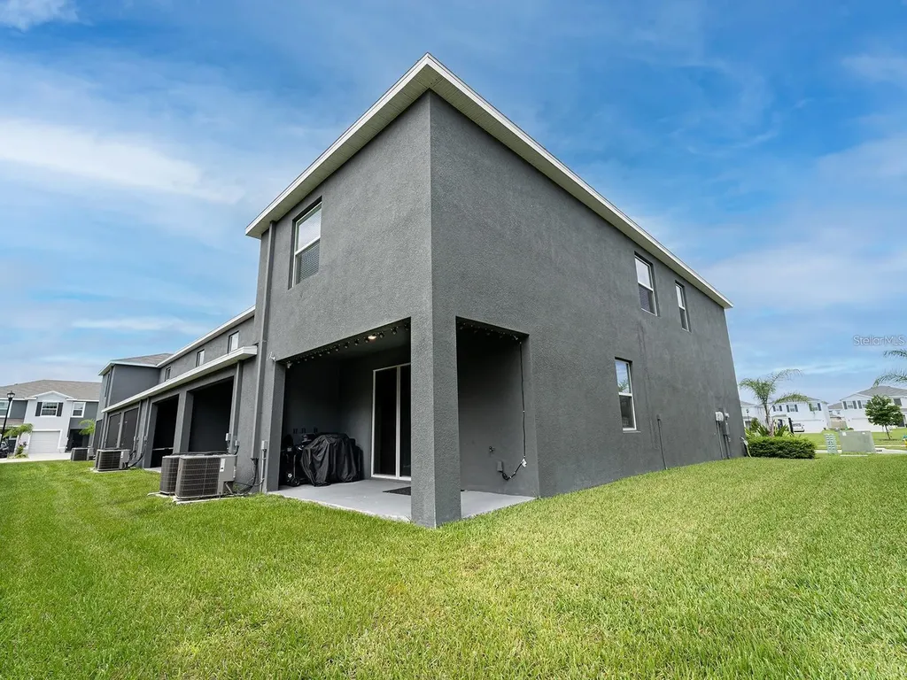 2910 Boxwood Grove Row Wesley Chapel FL 33543