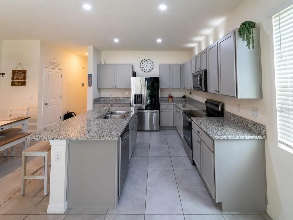 2910 Boxwood Grove Row Wesley Chapel FL 33543