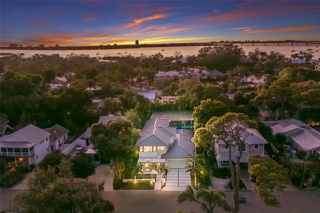 948 Citrus Avenue Sarasota FL 34236