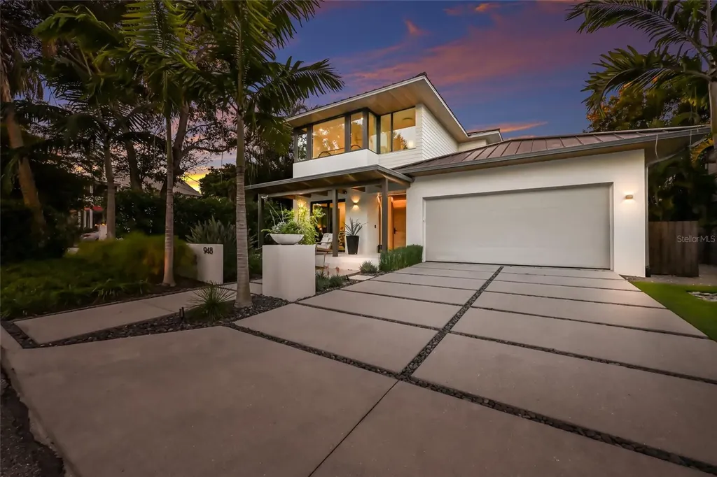 948 Citrus Avenue Sarasota FL 34236