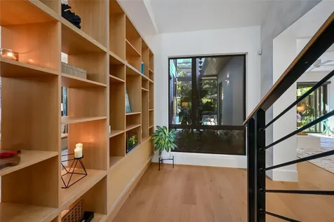 948 Citrus Avenue Sarasota FL 34236
