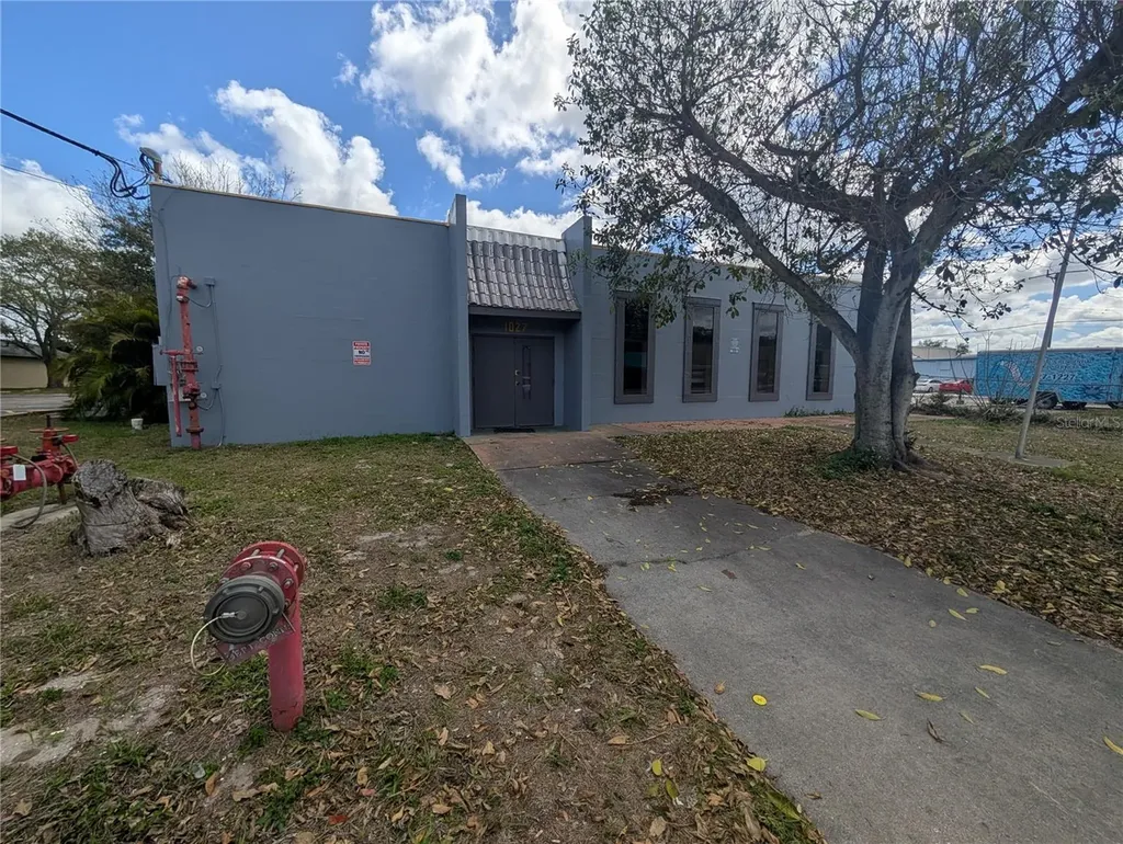 1027 9th Street W Bradenton FL 34205
