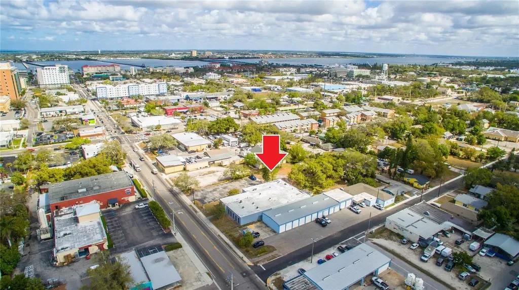 1027 9th Street W Bradenton FL 34205