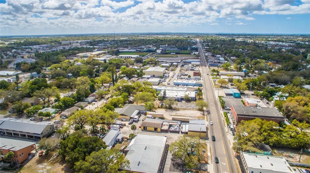 1027 9th Street W Bradenton FL 34205