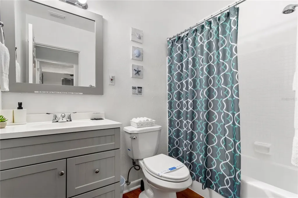 5596 100th Way N St Petersburg FL 33708