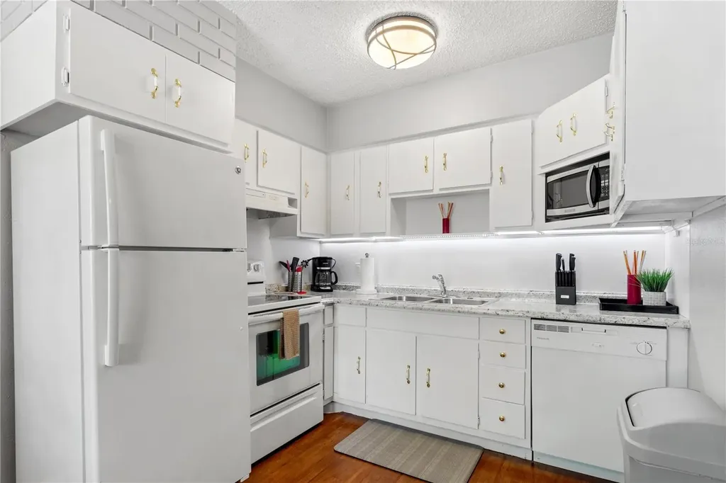 5596 100th Way N St Petersburg FL 33708