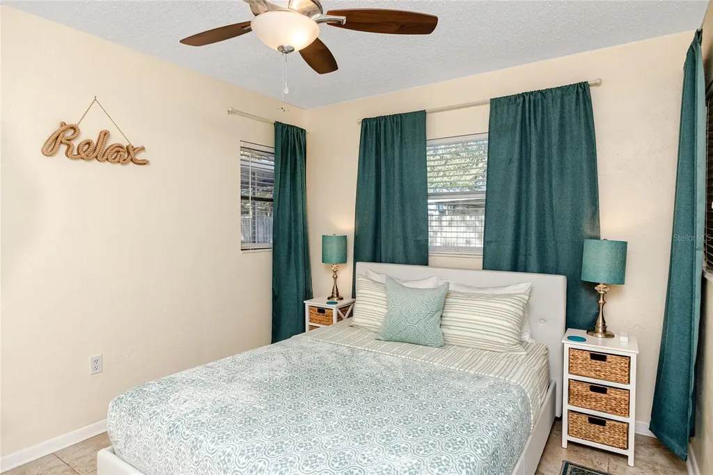 5596 100th Way N St Petersburg FL 33708