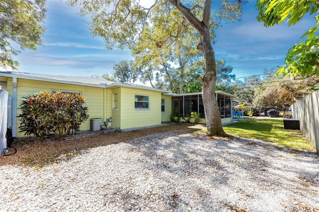 5596 100th Way N St Petersburg FL 33708