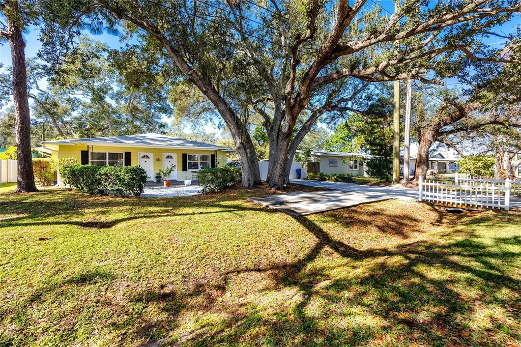 5596 100th Way N St Petersburg FL 33708