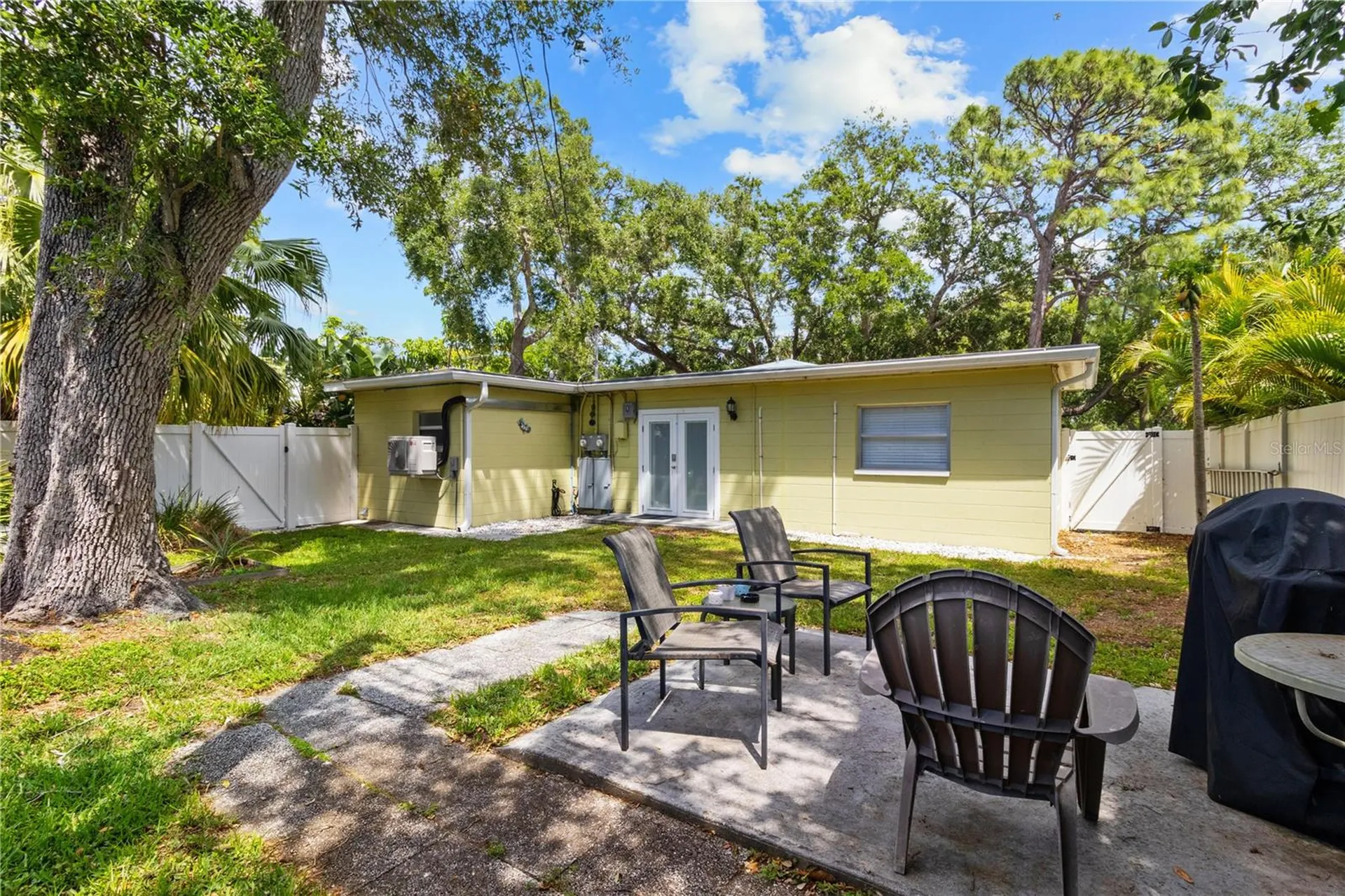5596 100th Way N St Petersburg FL 33708