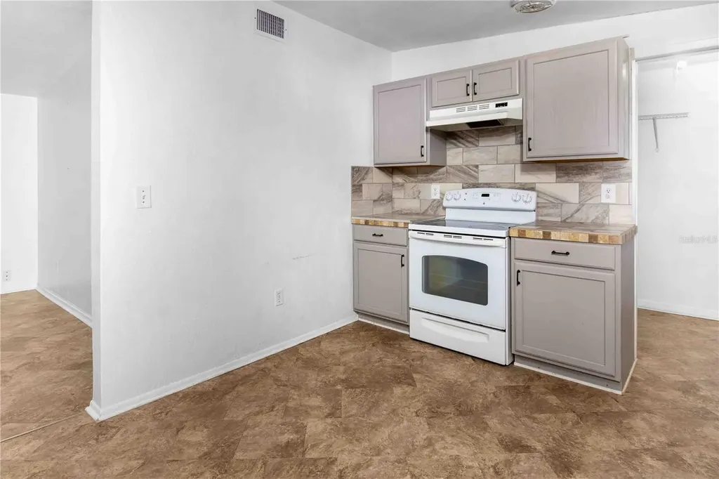 6382 81st Avenue N Pinellas Park FL 33781