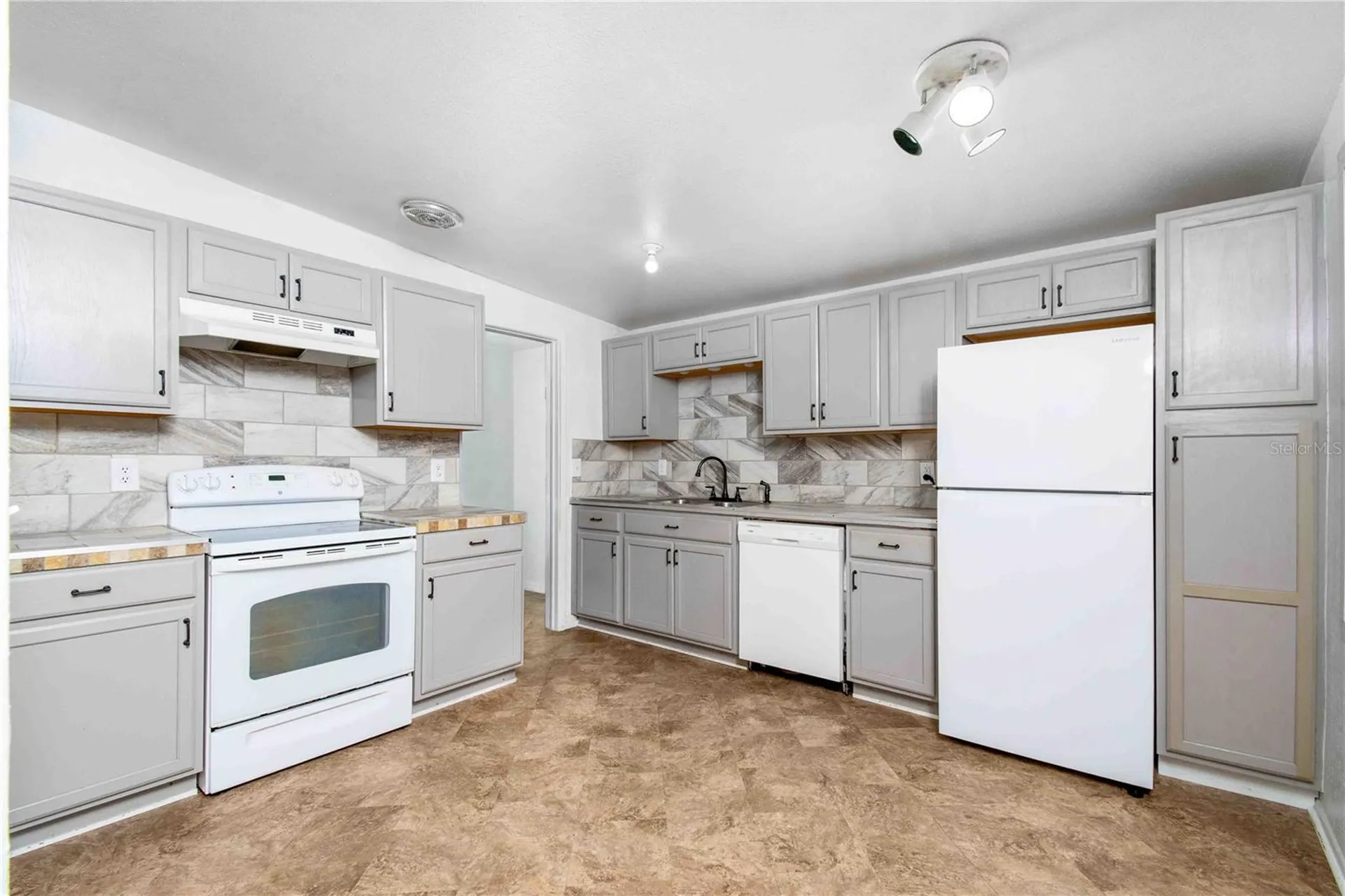 6382 81st Avenue N Pinellas Park FL 33781