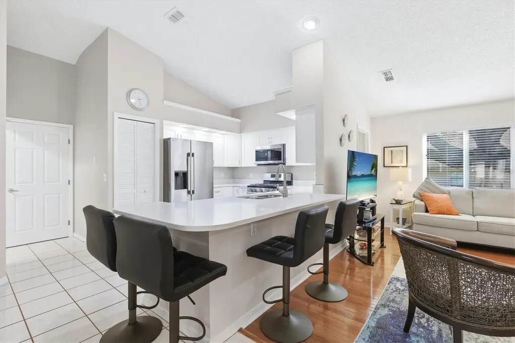716 Woodmont Drive Tarpon Springs FL 34689