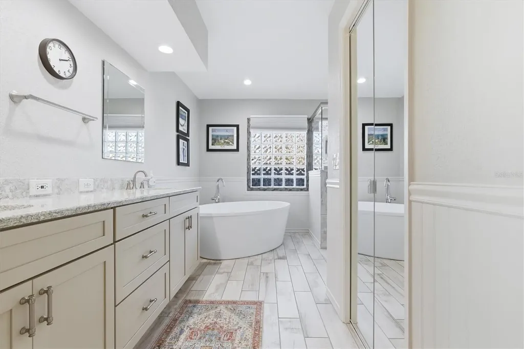 716 Woodmont Drive Tarpon Springs FL 34689