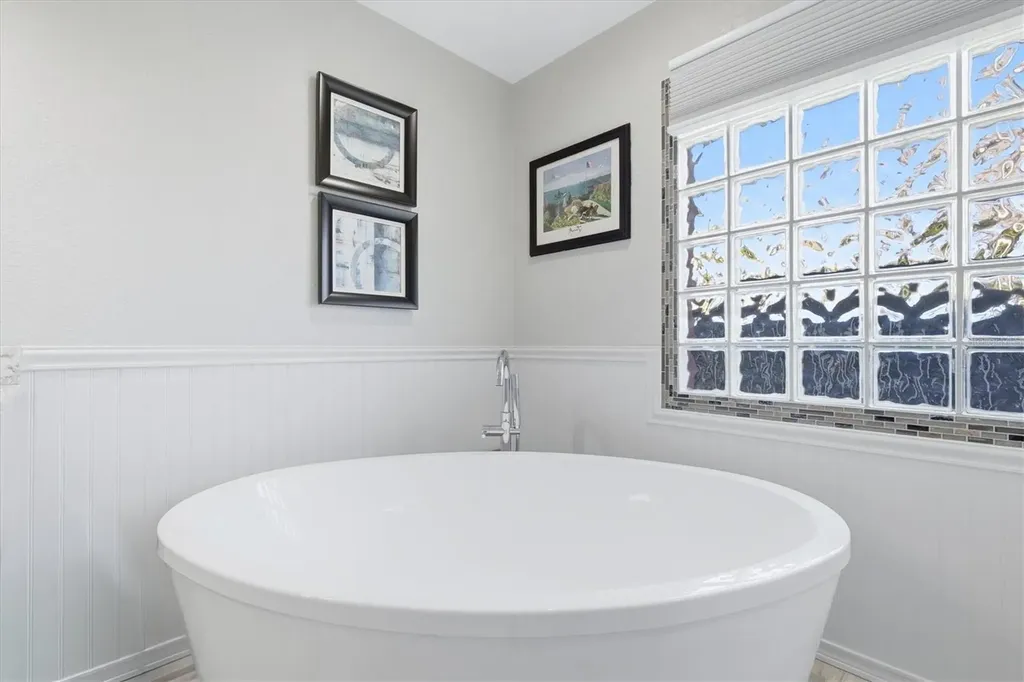 716 Woodmont Drive Tarpon Springs FL 34689