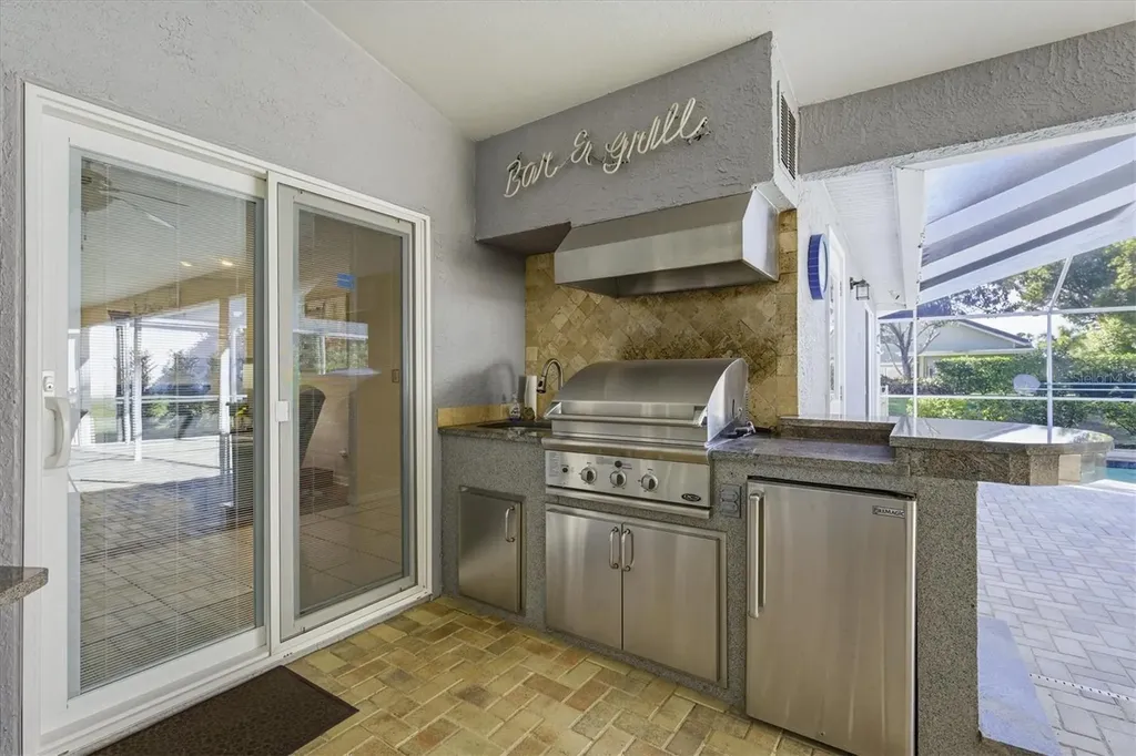 716 Woodmont Drive Tarpon Springs FL 34689