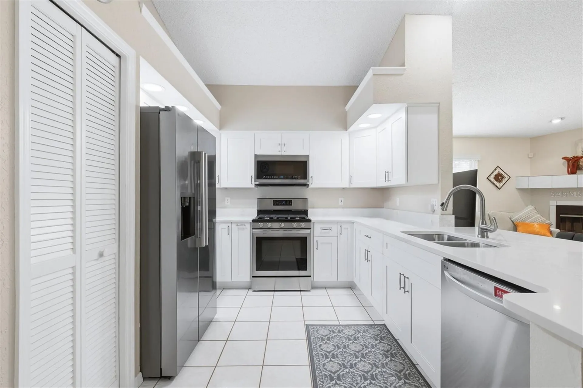 716 Woodmont Drive Tarpon Springs FL 34689