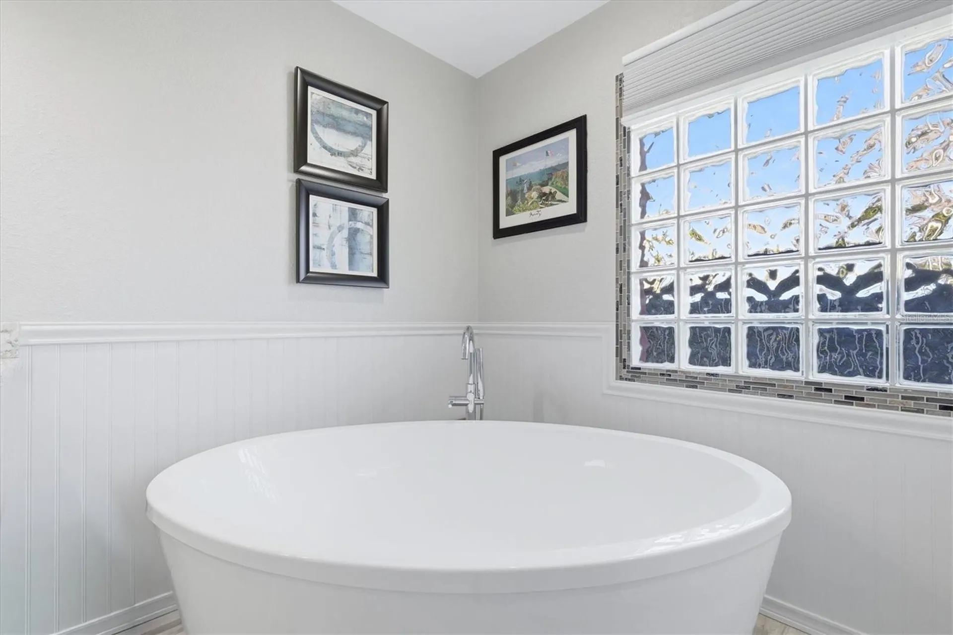 716 Woodmont Drive Tarpon Springs FL 34689